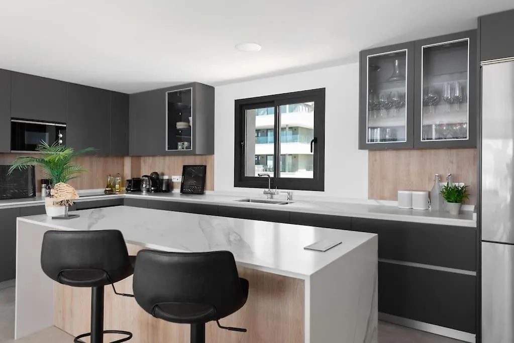 Penthouse Apt With Ocean View 에스테포나 0*,  스페인